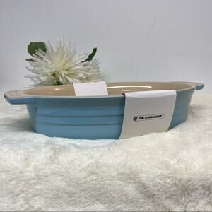 Le Creuset Oval Baking Dish 10.5 Inch Light Blue Stoneware 1-7/8 Quart Brand NEW